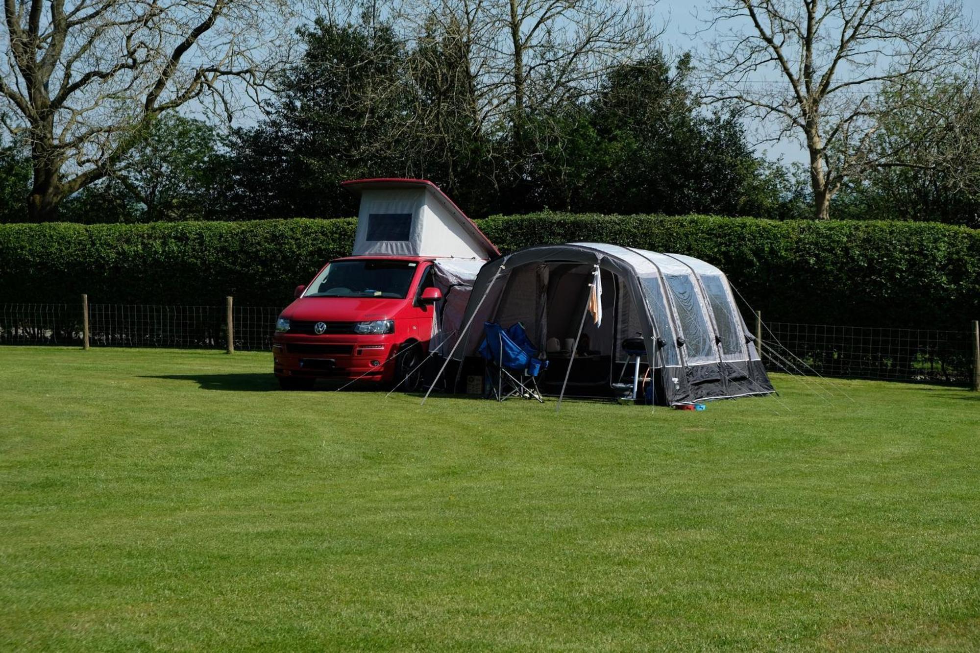 Hotel Bank Top Camping-North York Moors With Pitches For Caravans, Camper Vans And Tents Pickering Esterno foto